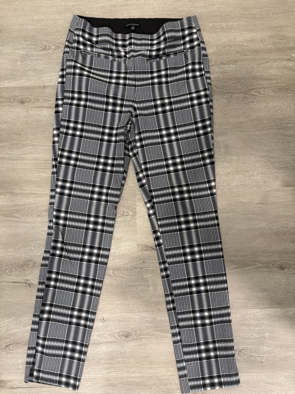 Violets & Roses Plaid Ankle Pants
